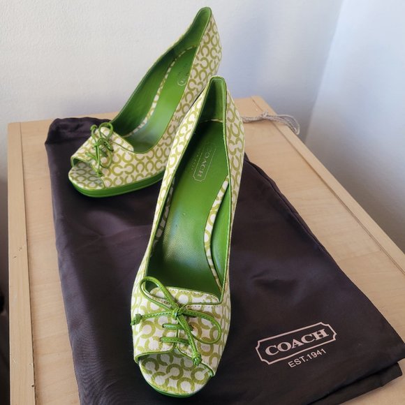 Coach Shoes - FINAL CLEARANCE – Vintage COACH Felecia Signature Green Shoe – US Size 7